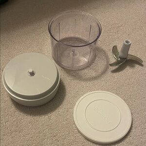 Pampered Chef Manual Food processor with storage lid